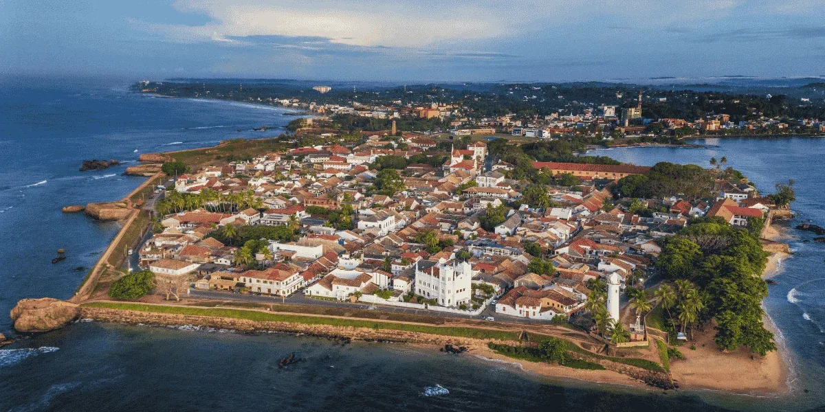 Galle Fort streets on Sri Lanka's southern coast — colonial cafes, seafood restaurants, and coastal food culture