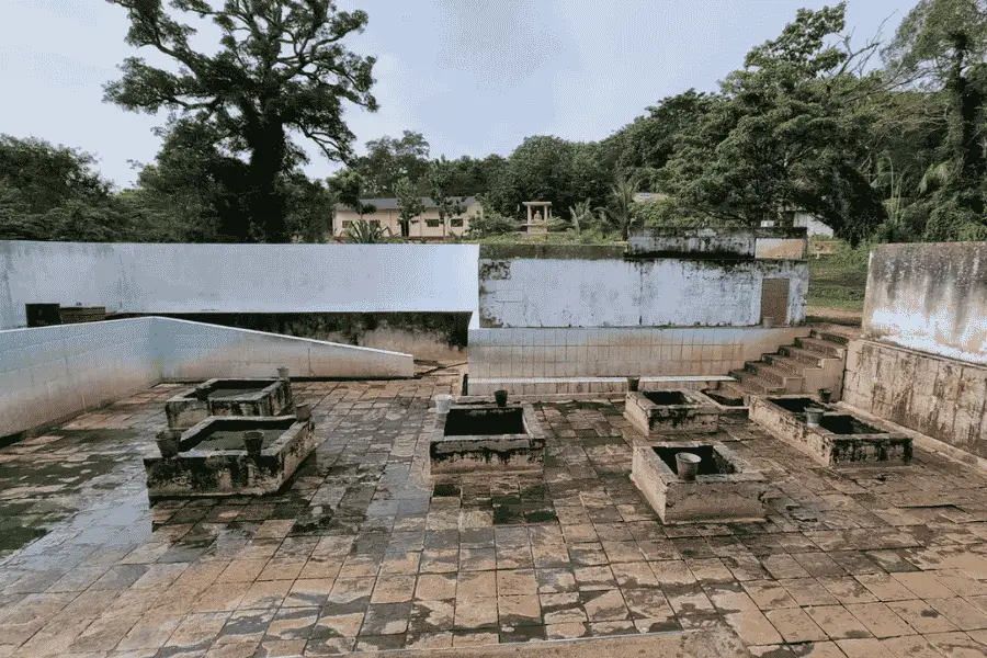 Kinniya Hot Springs near Trincomalee — natural warm water wells and ancient legends on Sri Lanka's east coast