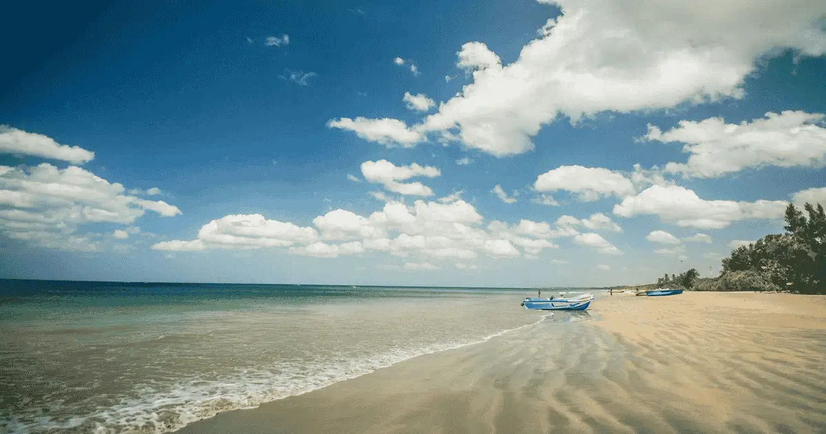 Trincomalee Travel Guide — Sacred Cliffs, Golden Beaches & Sri Lanka's Ocean Paradise